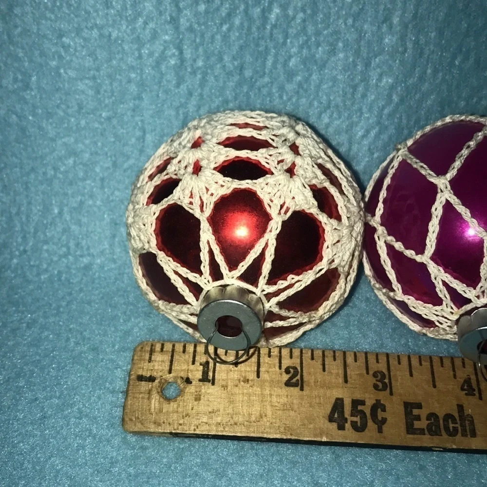 𝅺VINTAGE CROCHETED ornaments- 3 red 1 pink handmade